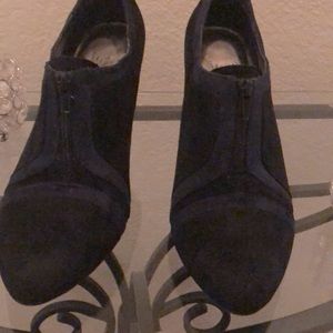Navy ,suede heels